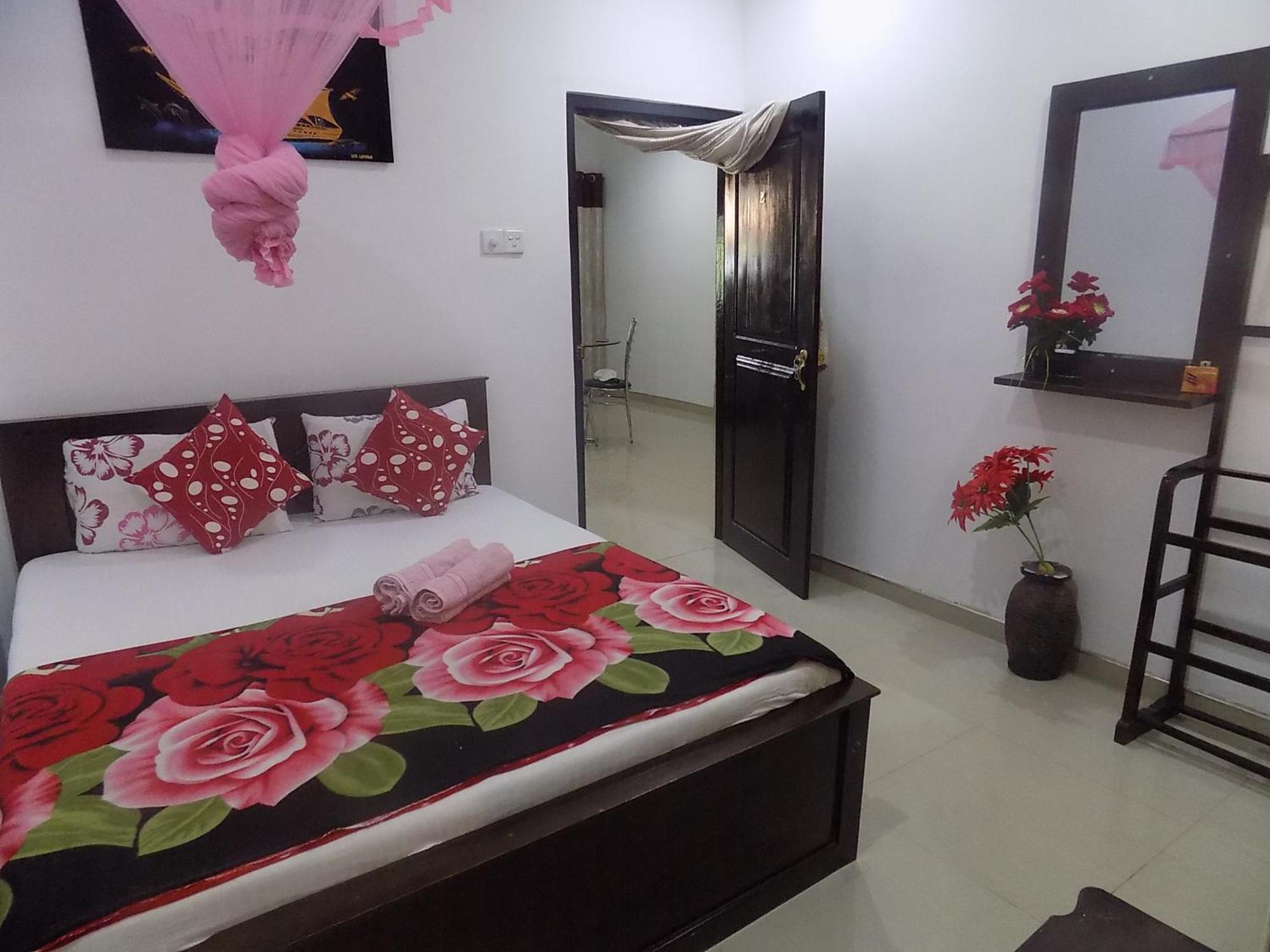 Alexandra Family Villa Negombo Bagian luar foto