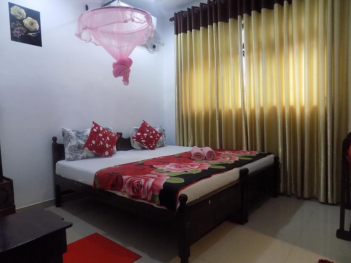 Alexandra Family Villa Negombo Bagian luar foto