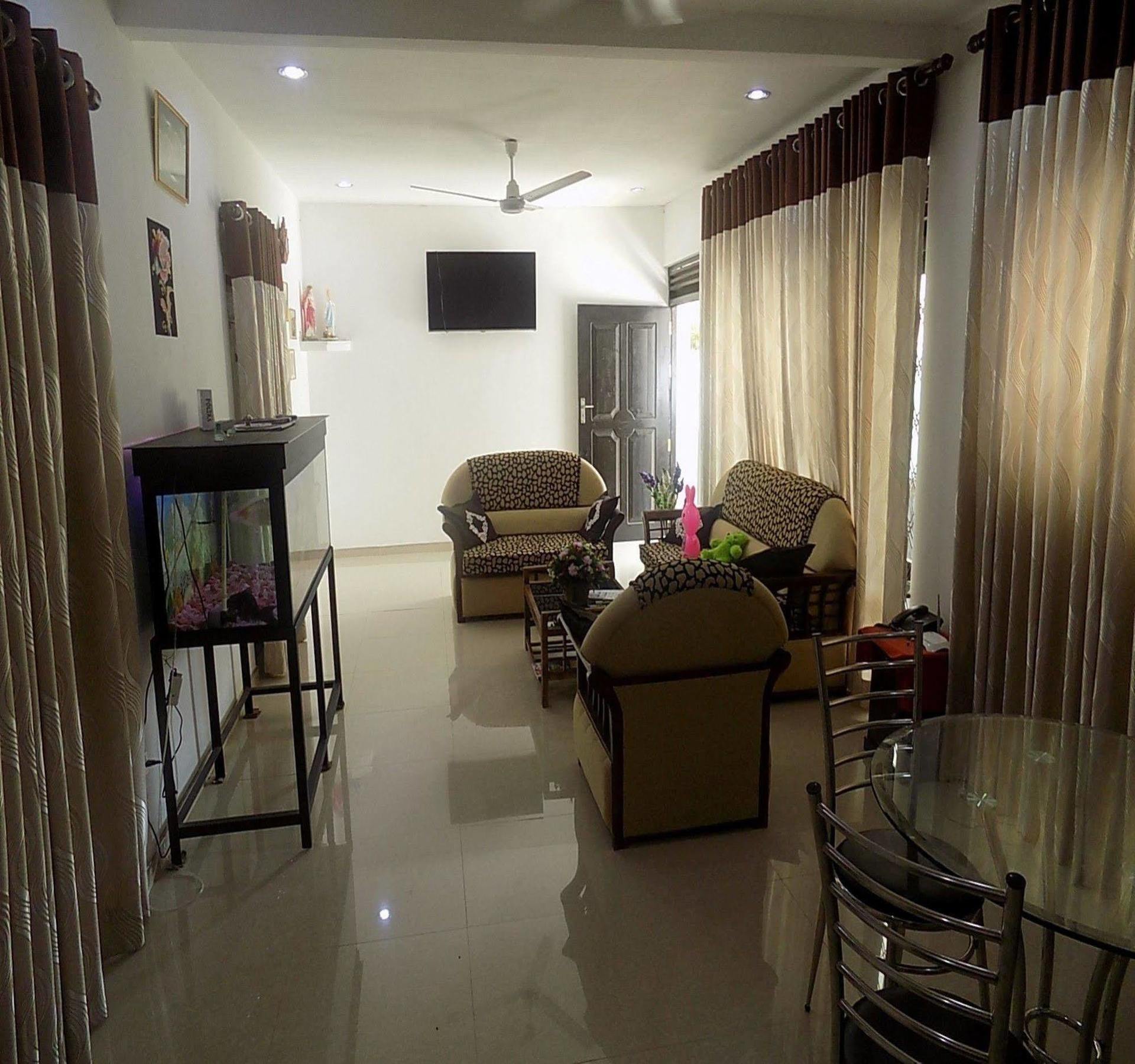 Alexandra Family Villa Negombo Bagian luar foto