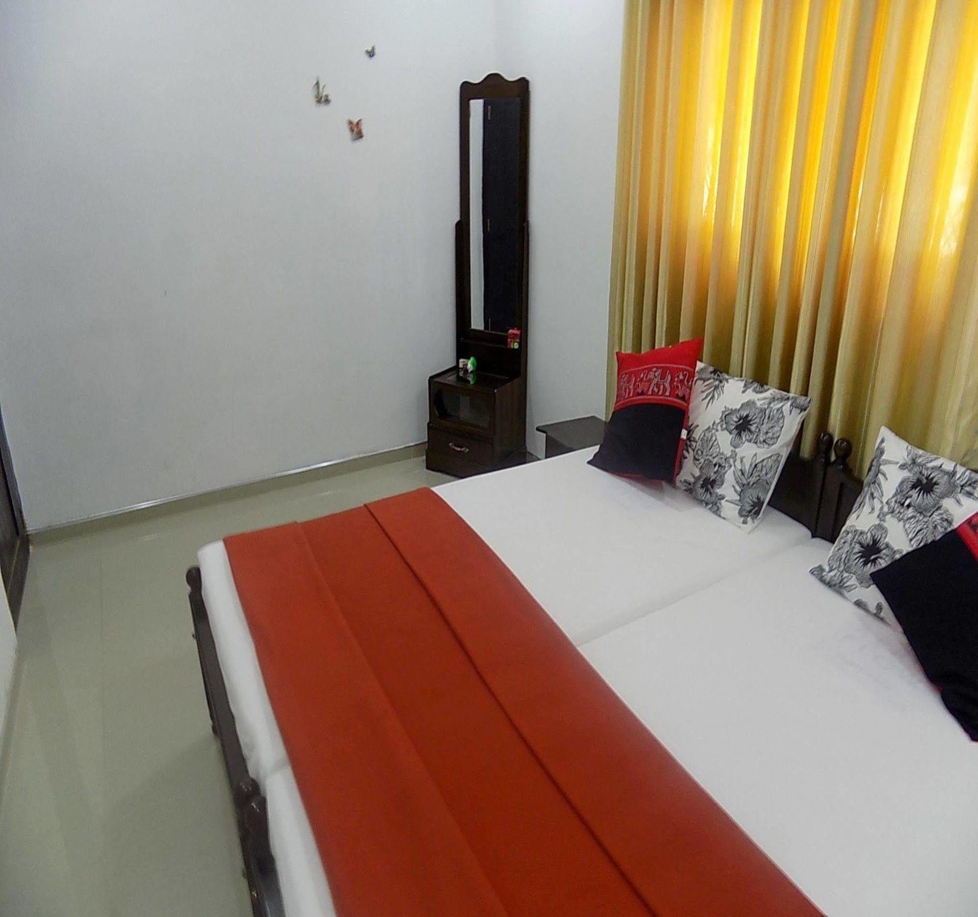 Alexandra Family Villa Negombo Bagian luar foto
